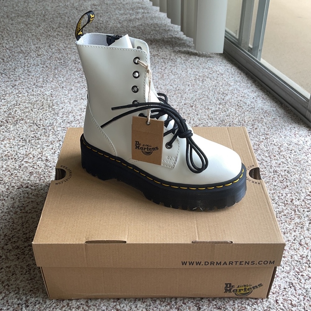 NEW DR MARTENS JADON